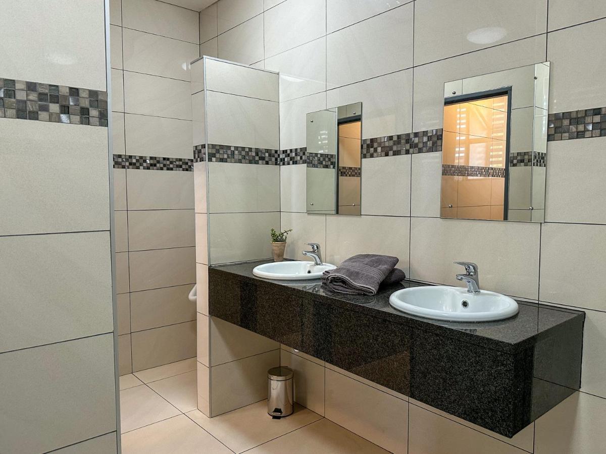 Tate Village Windhoek Ngoại thất bức ảnh